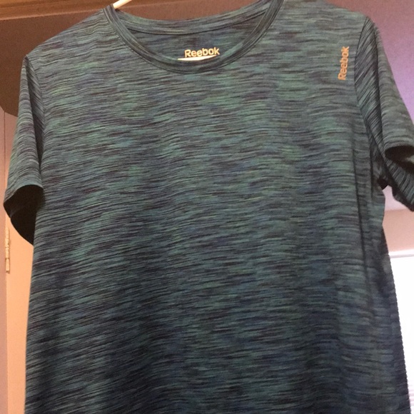 Women Reebok tshirt - Picture 1 of 5